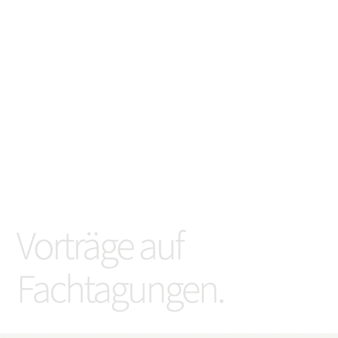 DR. Anton VESPER ist als Kommunikationstrainer in Leipzig (und deutschlandweit) auch Rhetorik Trainer. Beispiel: der Vortrag auf Fachtagungen, die Präsentation auf Lobby Veranstaltung, Input zu Strategie Umsetzung, Strategie Implementierung, Strategie Operationalisierung.