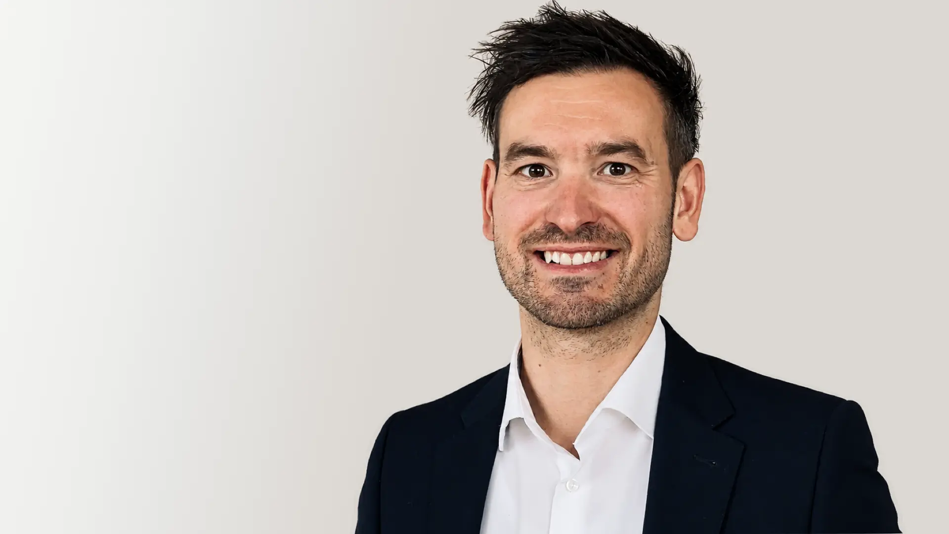 DR. Anton VESPER: Kommunikationstrainer. Mit Strategie, Optimismus, Stimmigkeit und Empathie.
